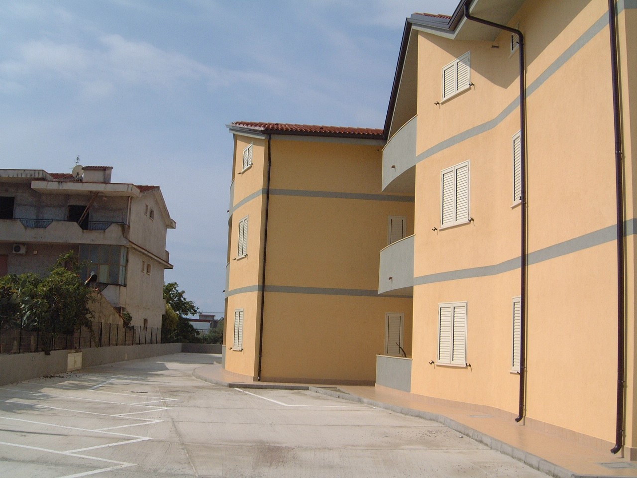 Beautiful 1 Bedroom Apartment, Caulonia Marina, Calabria, italy