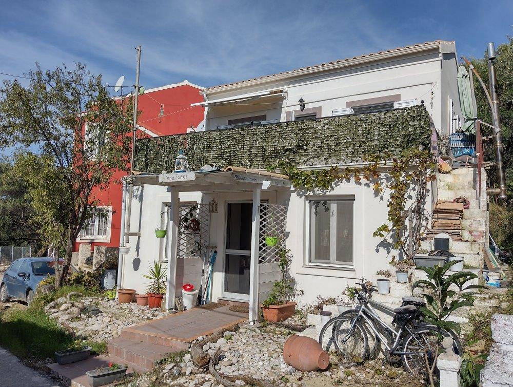 Stunning 2 bedroom Villa for sale with spectacular views in Pentati