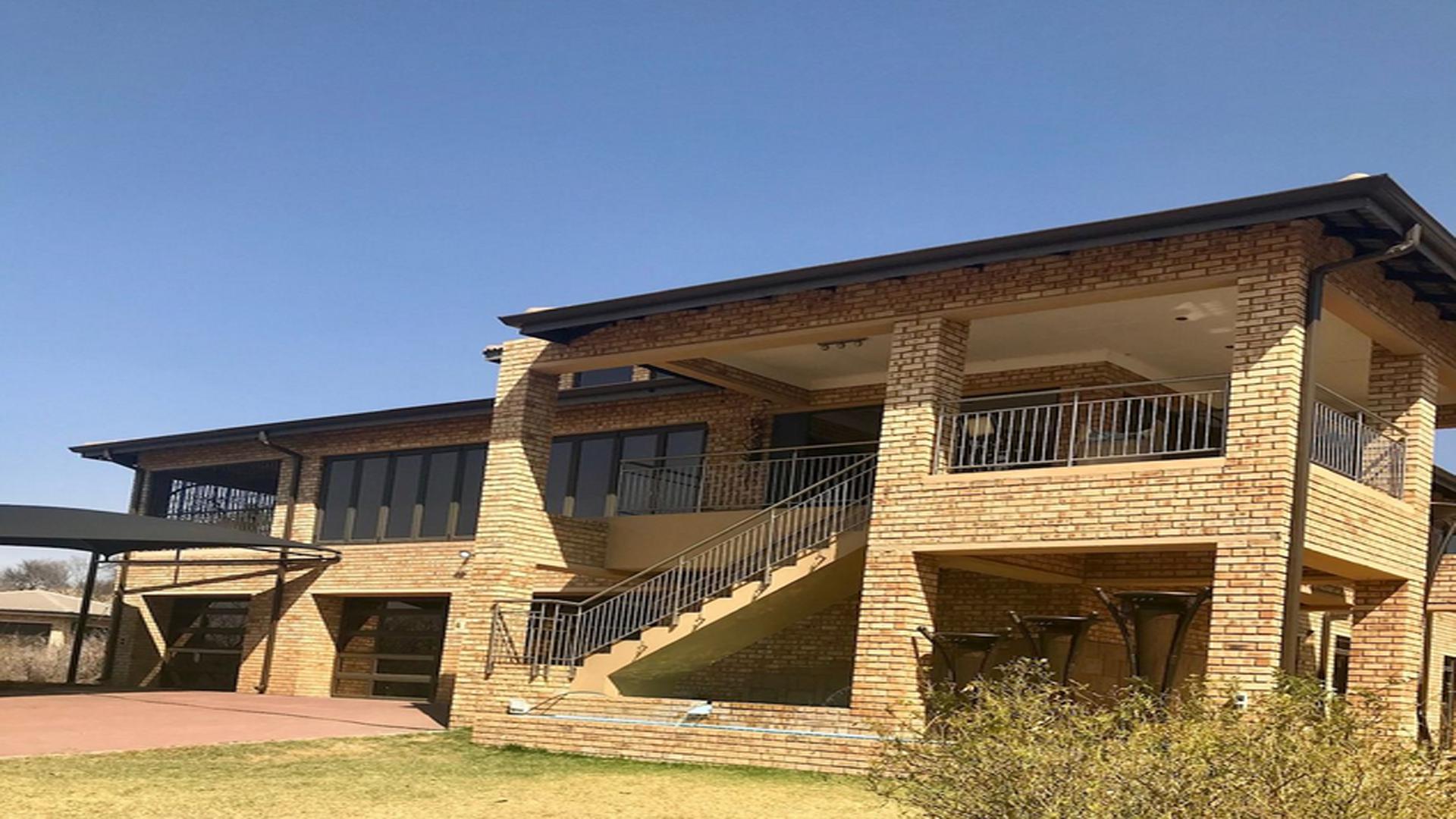 Luxury 4 Bed waterfront Villa for Sale in Porcupine Ridge Gauteng South
