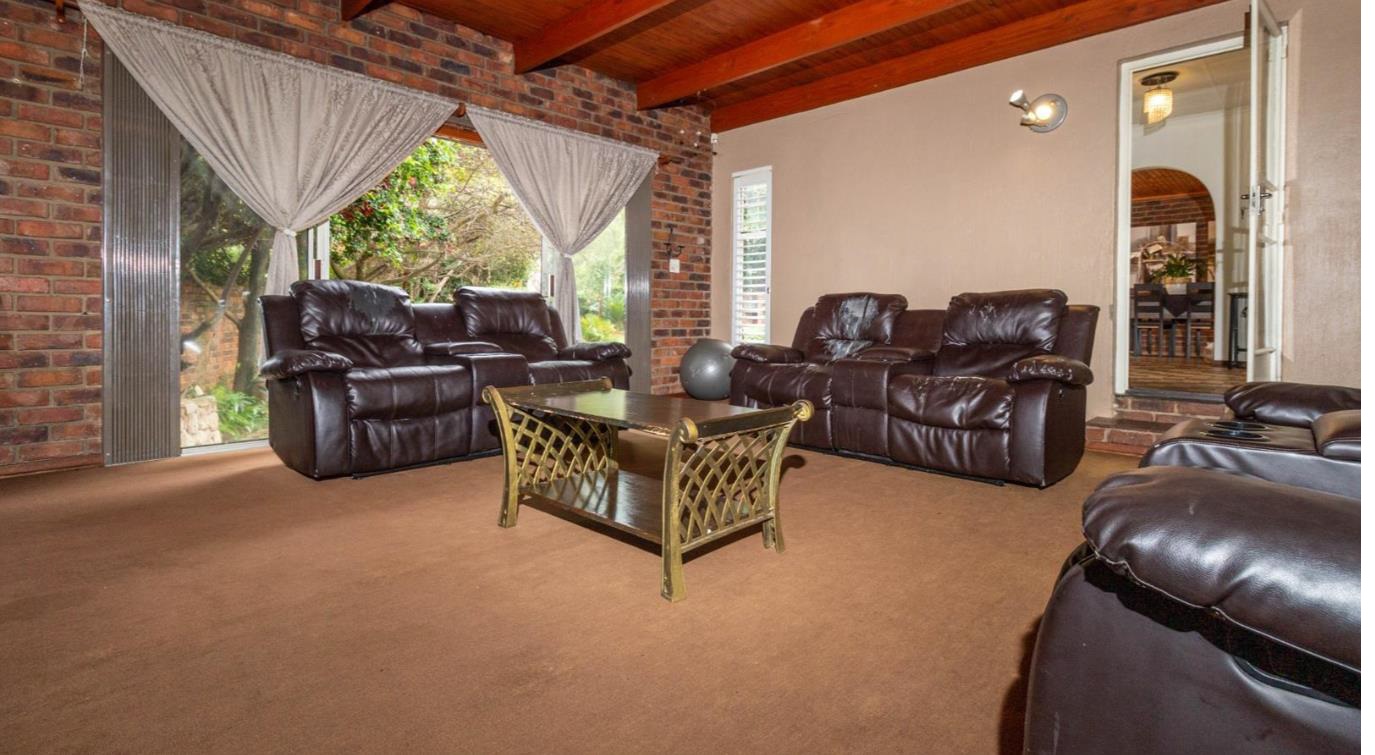 Luxury 4 Bed House For Sale in Roodepoort Johannesburg South Africa